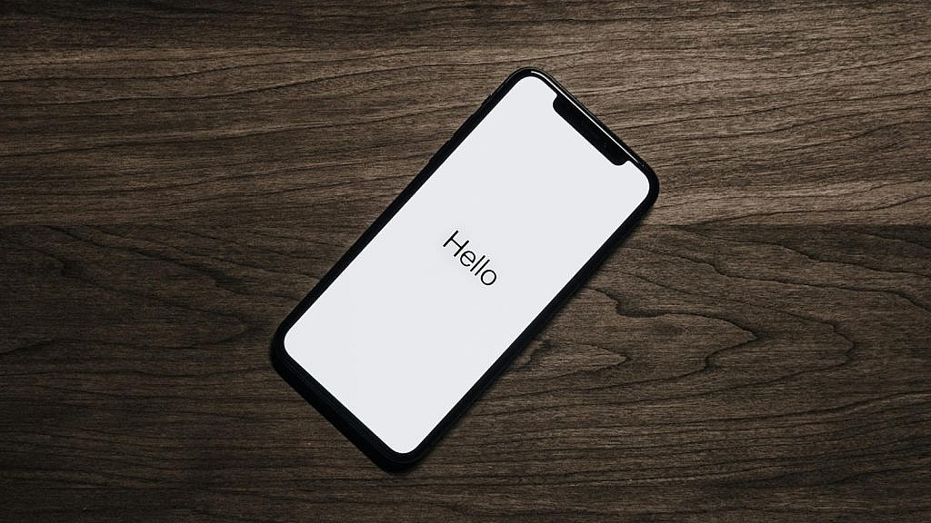 5 распространенных схем мошенничества со смартфонами: поддельные звонки, фишинг, вредоносные приложения, подмена QR-кодов и SIM-своппинг. Как защититься от атак.