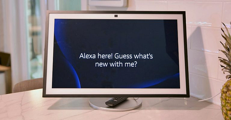 Обзор Alexa Plus: новый голосовой помощник от Amazon с генеративным ИИ. Умнее, но пока не идеален. Тестируем кухню, умный дом и общение.