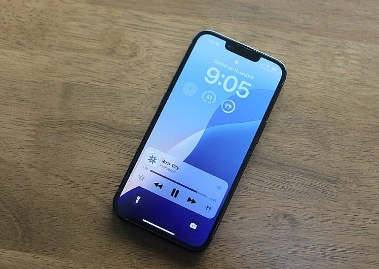 iOS 18 поддерживает 82 модели iPhone, включая XRXS и новее. Обновление вышло в сентябре 2024. На WWDC 2025 анонсируют iOS 19.