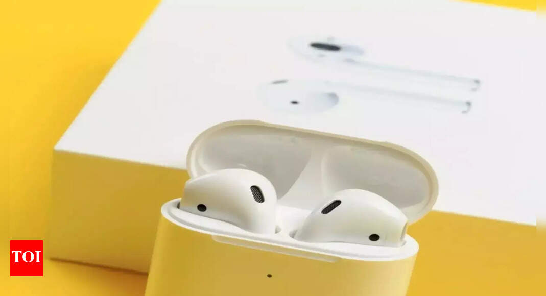 Apple представила обновления для AirPods на WWDC 2025: управление камерой, автоматическая пауза при засыпании и студийный микрофон.
