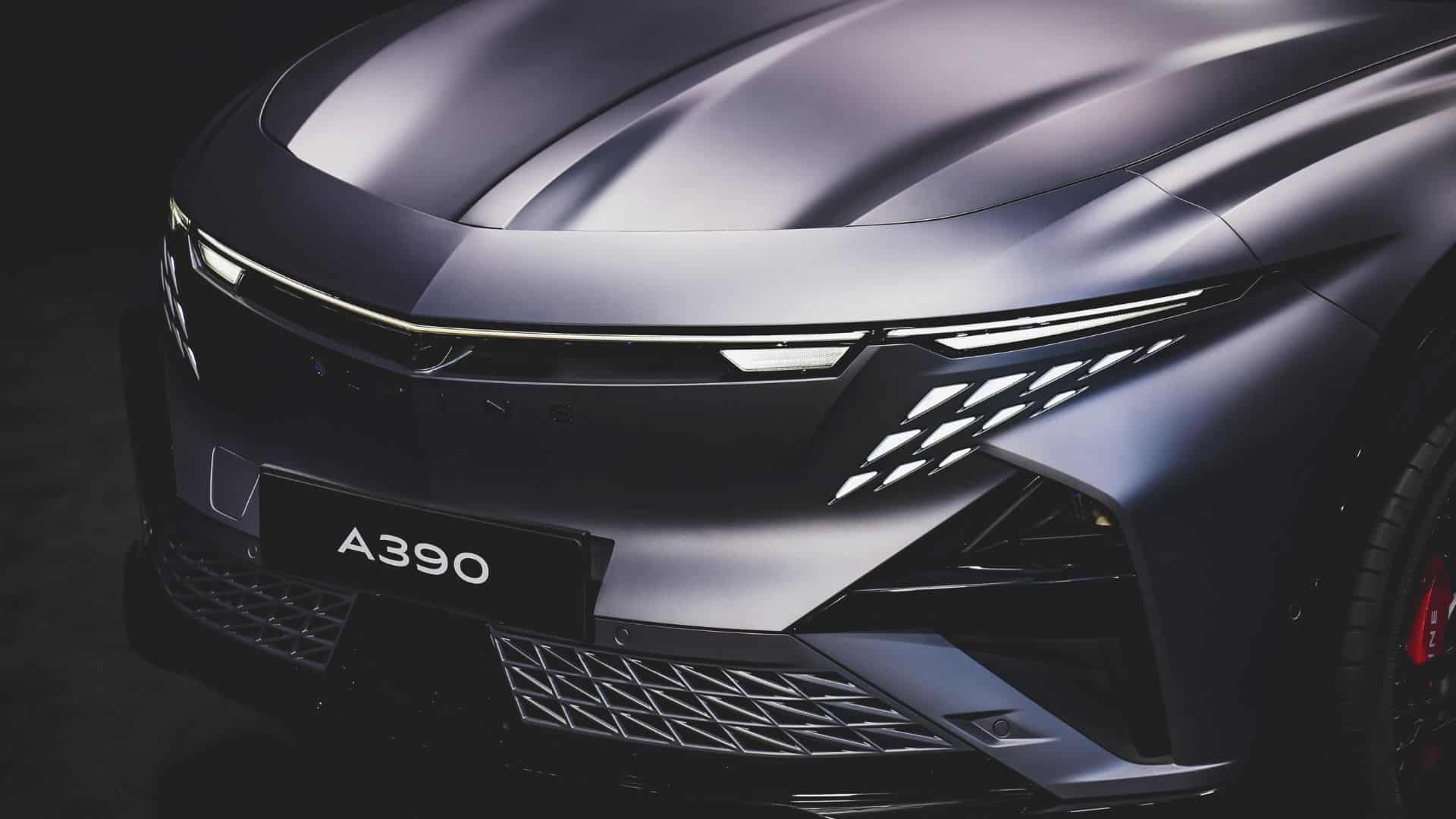 Alpine A390 новый спортивный электромобиль с тремя моторами, запасом хода 555 км и разгоном до 100 кмч за 3,9 сек. Французский фастбэк с технологией Active Torque Vectoring и батареей 89 кВтч.