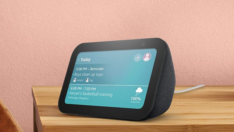 Amazon Echo Show 5 3-го поколения с Alexa: умный дисплей с 5,5-дюймовым экраном, улучшенным звуком и управлением умным домом. Цена от 10 999 INR.