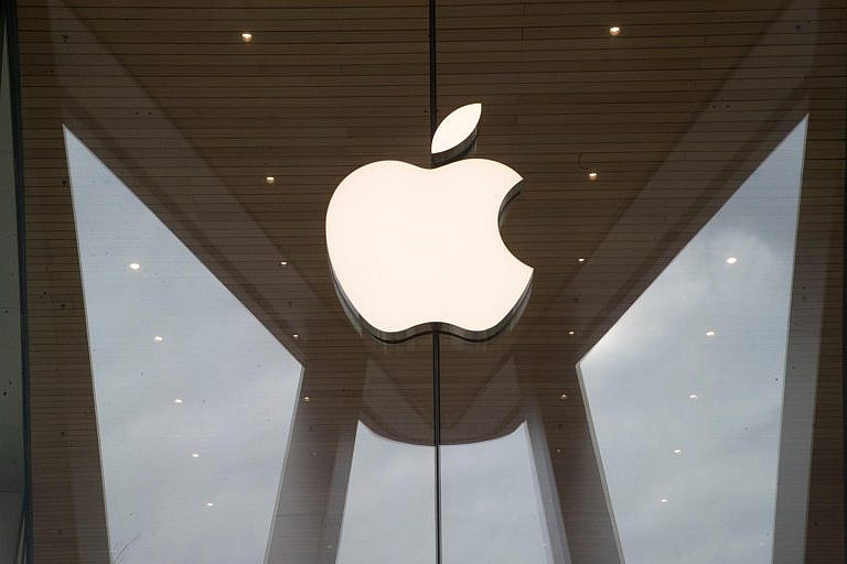 Apple изменила правила App Store для ЕС под давлением регуляторов, но готова к судебным разбирательствам. Компания оспаривает штраф в 500 млн евро.