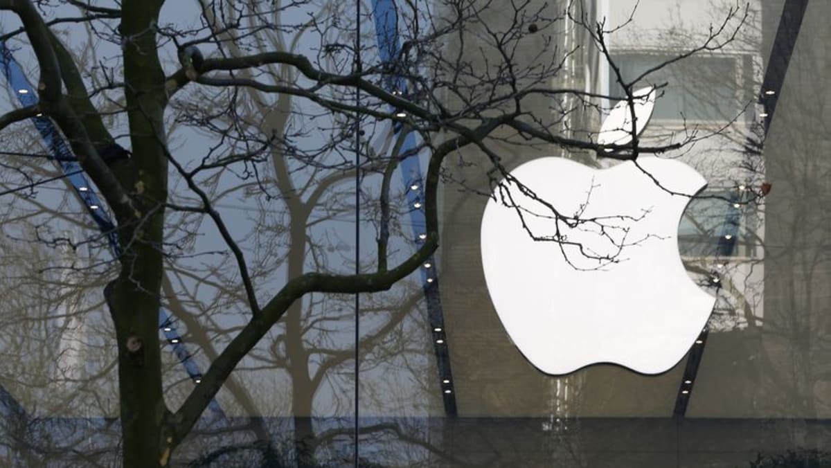 Apple откроет доступ к своим ИИ-моделям для разработчиков, представив SDK на WWDC 2025. Локальные модели позволят создавать приложения без облачных серверов.