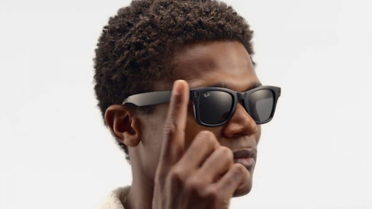 Apple AR-очки 2026 года: легкий дизайн, базовые функции и доступная цена. Конкуренция с Meta Ray Ban, курирует Тим Кук. Возможный прорыв на фоне неудач в ИИ.