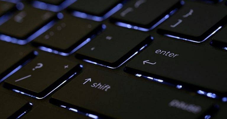 Microsoft заявляет о конце эпохи паролей, но переход на биометрию и ключи FIDO пока остается медленной эволюцией, а не революцией.