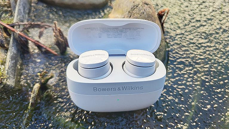 Bowers Wilkins Pi6 мощные беспроводные наушники с шумоподавлением за 189. Качественный звук, до 8 часов работы и стильный дизайн.