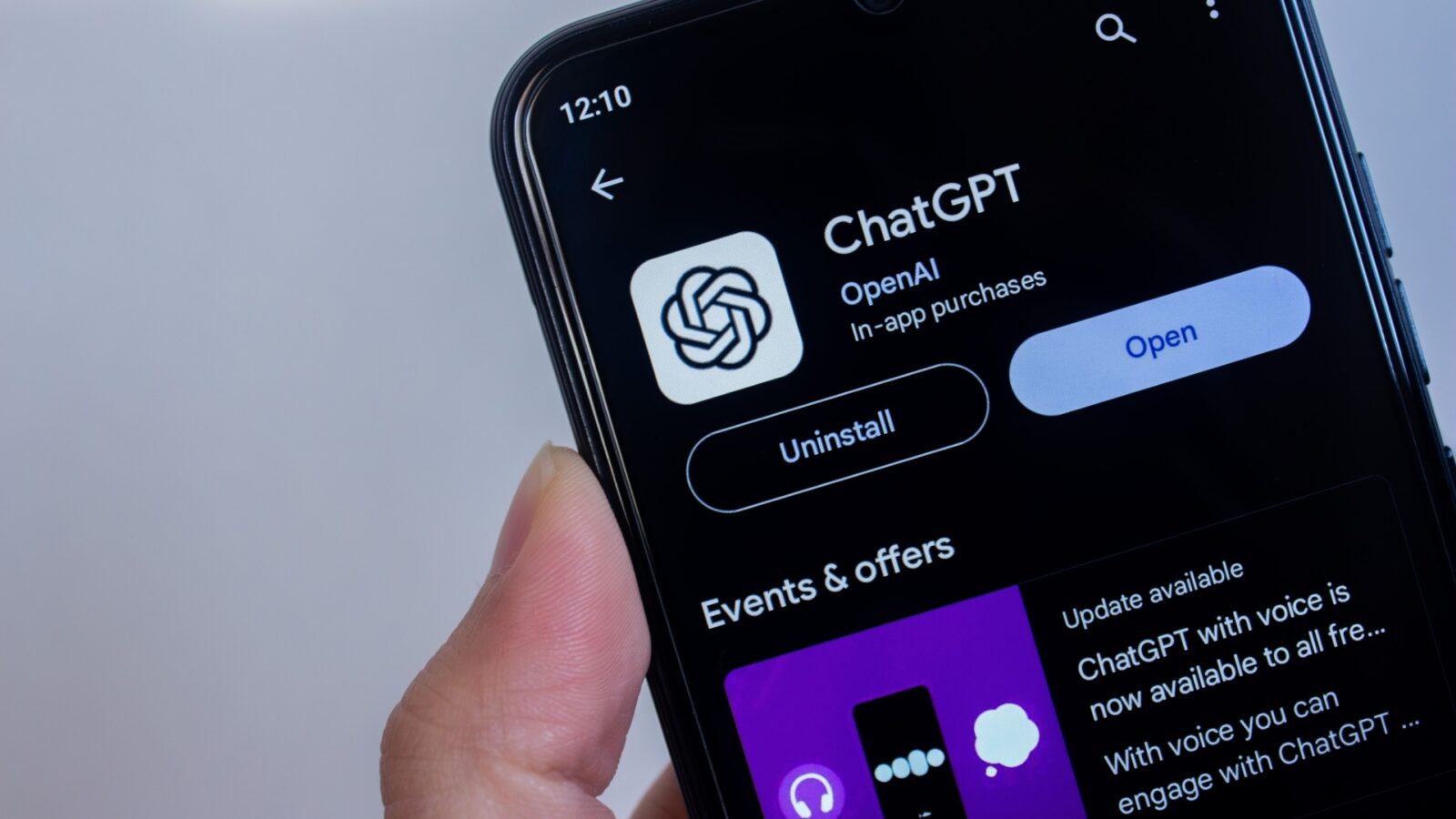 OpenAI представила коннекторы для ChatGPT, позволяющие подключаться к Google Drive, Gmail и другим сервисам для точных ответов.