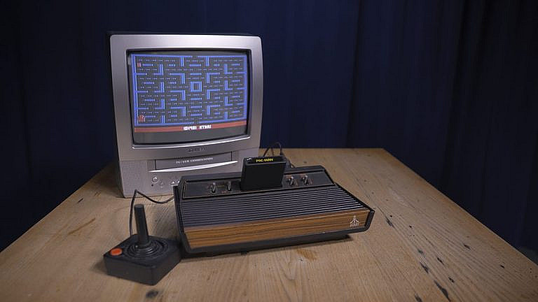 ChatGPT проиграл в шахматы Atari 2600 из-за отсутствия тактического анализа. ИИ путал фигуры и просил реванш после поражений.
