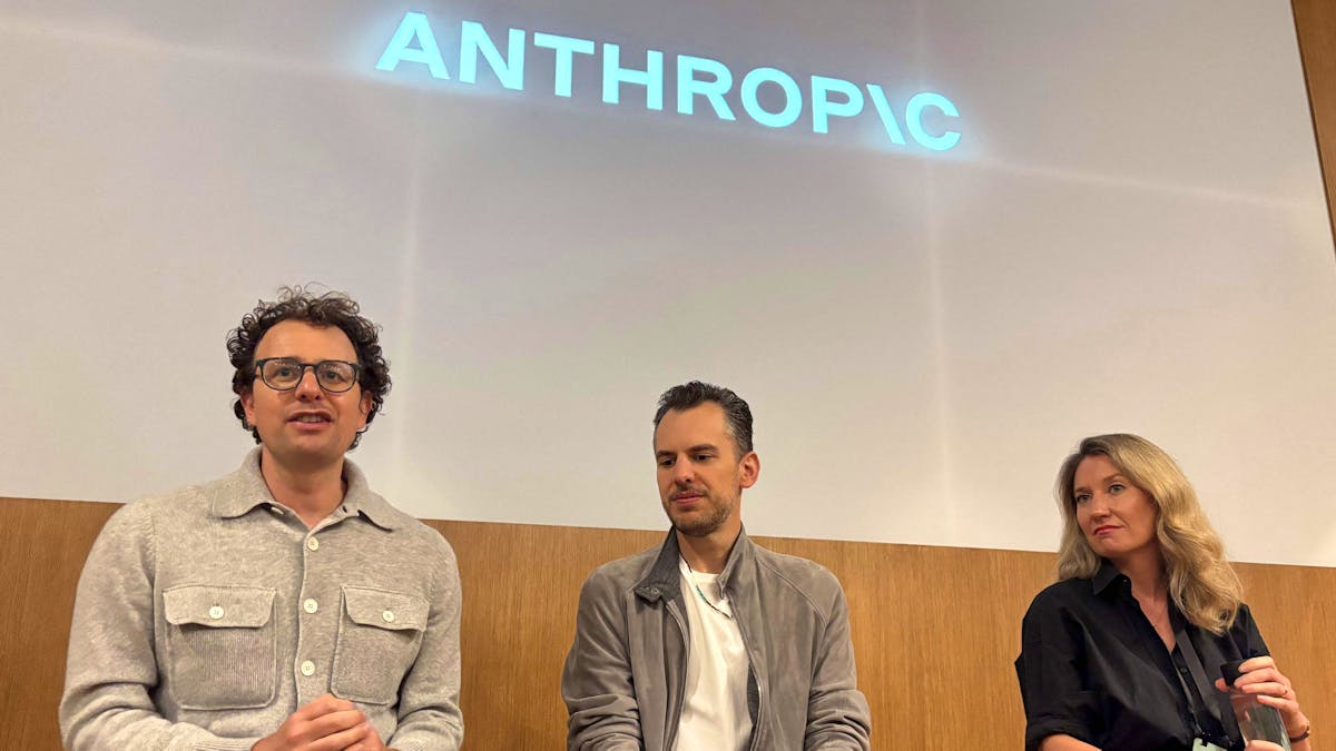 Anthropic представила Claude 4 новую ИИ-модель для программирования, конкурирующую с ChatGPT и Gemini. Доступны версии Opus 4 и Sonnet 4 с режимами мгновенных ответов и сложных задач. Безопасность в приоритете.
