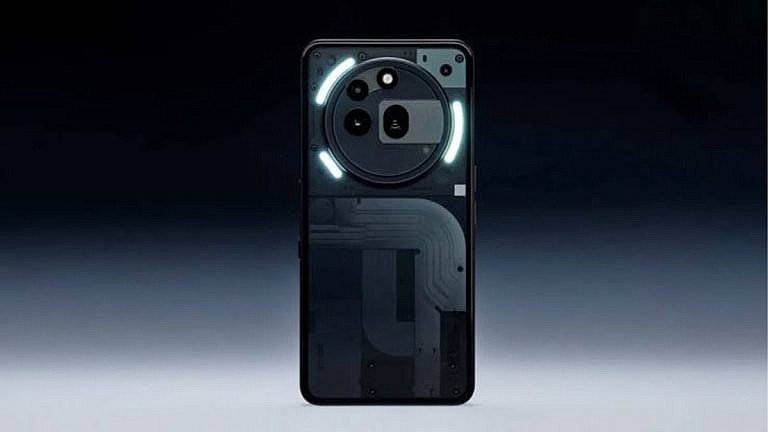 Nothing Phone 3 выйдет в июле 2025 года с топовым Snapdragon 8 Elite, 120 Гц AMOLED-экраном и AI-функциями. Цена около 90 500 рублей.