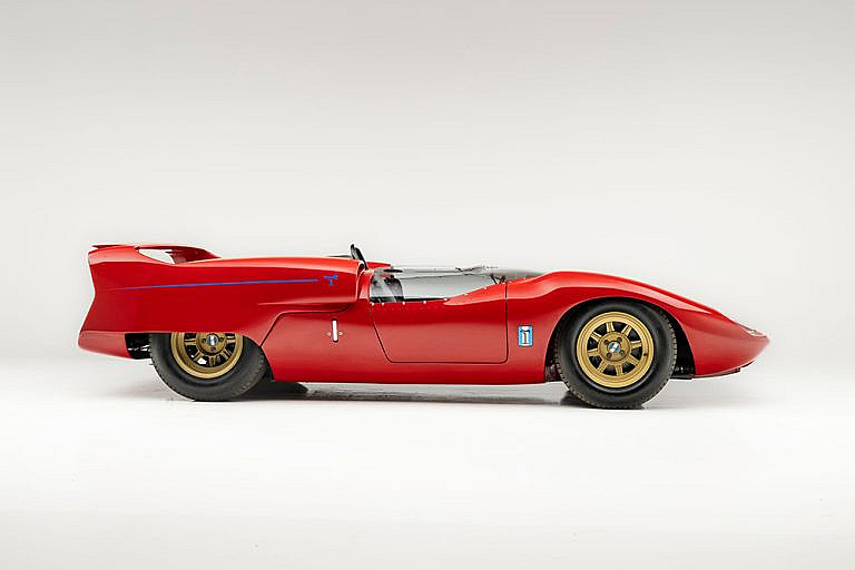 Редкий гоночный прототип Shelby P70 1965 года с историей конфликта Шелби и де Томазо. Продажа на аукционе RM Sotheby's в августе 2025.