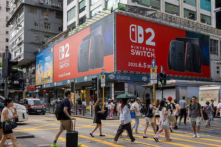 Продажи Nintendo Switch 2 выросли на 132 после запуска, но маржинальность снизилась. Компания сохраняет консервативные прогнозы, несмотря на ажиотажный спрос.