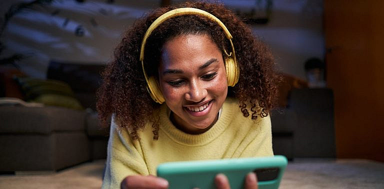 Spotify расширяется в видеоформат, увеличивая углеродный след. Видеостриминг в 50 раз вреднее аудио. Как снизить нагрузку на экологию?