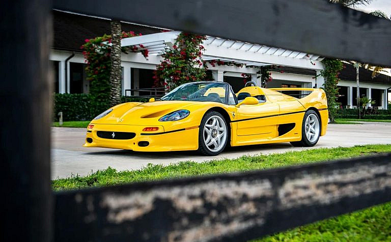 Желтый Ferrari F50 Ральфа Лорена выставлен на аукцион RM Sotheby's. Редкость: 31 из 349 машин. Ожидаемая цена 7,5 млн. Оригинальные компоненты, пробег 5400 миль.