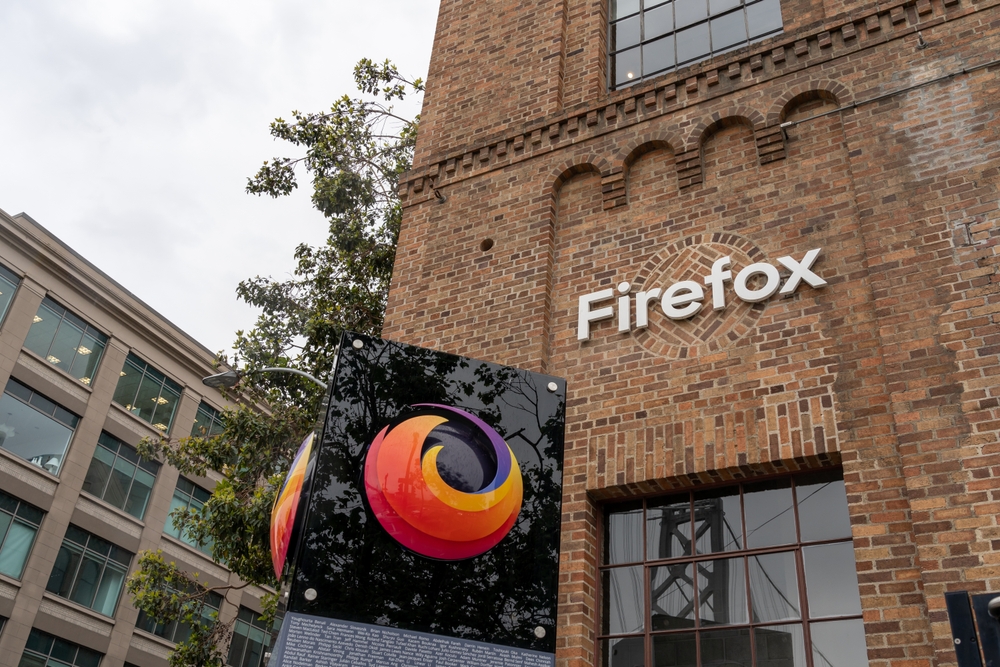 Mozilla предупреждает о фишинговых атаках на разработчиков дополнений. Как отличить подделку и защитить аккаунт. Советы по безопасности.