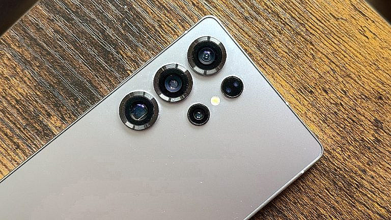 Samsung ведет переговоры с поставщиками ИИ-сервисов для Galaxy S26. Пользователи получат больше вариантов помимо Bixby и Gemini.