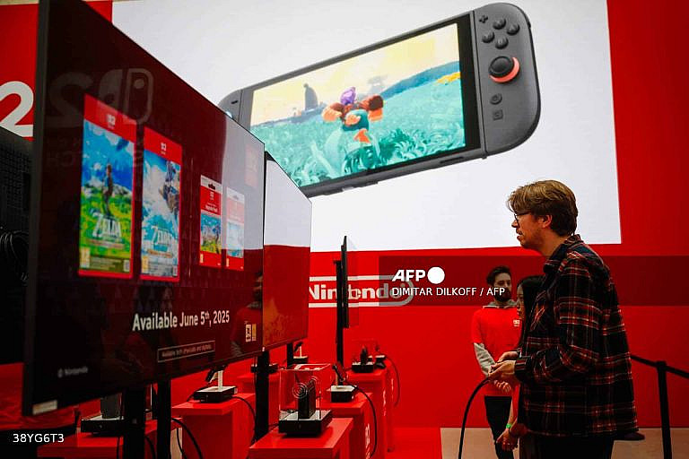 Nintendo Switch 2 вышла 5 июня 2025 года с улучшенным экраном, мощным железом и магнитными контроллерами. Рекордные предзаказы и новые игры.