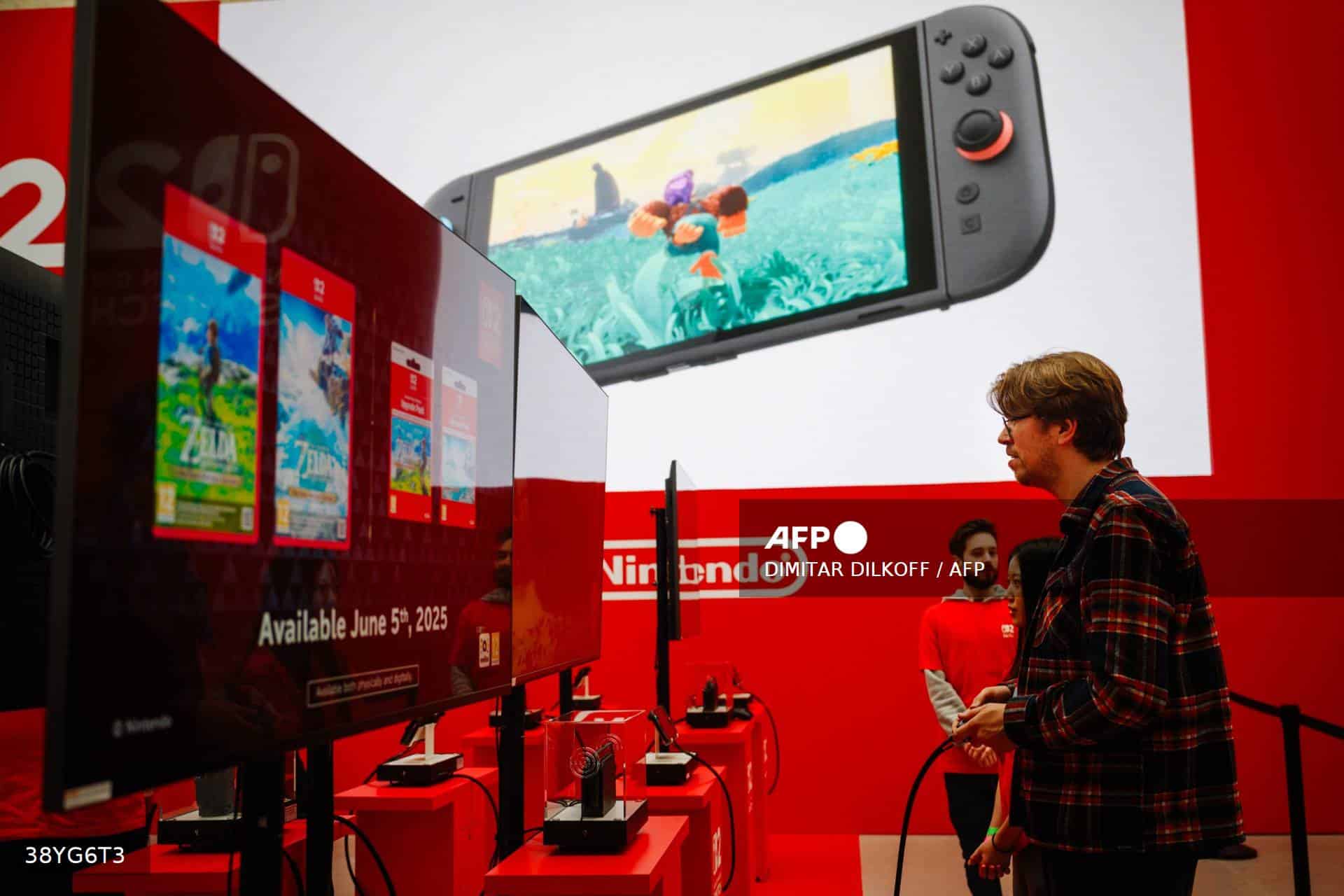 Nintendo Switch 2 вышла 5 июня 2025 года с улучшенным экраном, мощным железом и магнитными контроллерами. Рекордные предзаказы и новые игры.