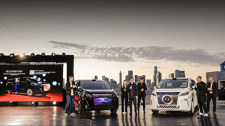 Faraday Future представила FX Super One электромобиль с LED-экраном вместо решетки радиатора. Новый премиум-фургон вызывает вопросы.