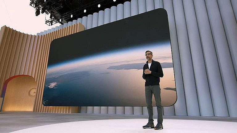 Google IO 2025 показал готовые ИИ-решения, а Apple отстаёт с Siri 2.0. Гонка технологий: Google внедряет ИИ в поиск, Gmail и Meet, а Apple фокусируется на развлекательных функциях. Кто выиграет?
