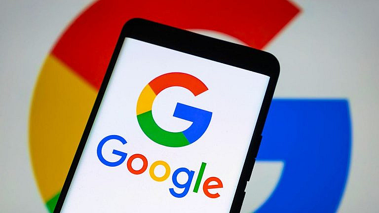 Google устранил уязвимость, позволявшую получать номера телефонов пользователей. Ошибка обнаружена в апреле 2025 года, вознаграждение составило 5000.