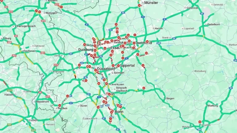 Google Maps устроил хаос в Германии, ошибочно показав закрытие автобанов. Водители попали в пробки из-за ложных данных. Разбираемся в причинах сбоя.
