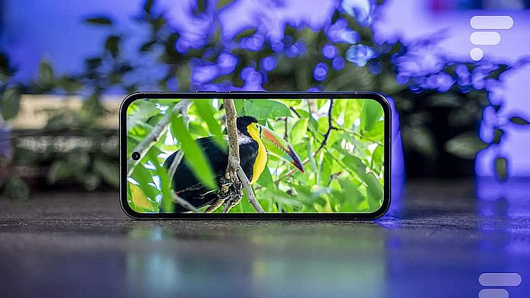 Google Pixel 9a с 256 ГБ памяти по выгодной цене 599 евро: мощная камера, OLED-экран 120 Гц и долгая поддержка обновлений.