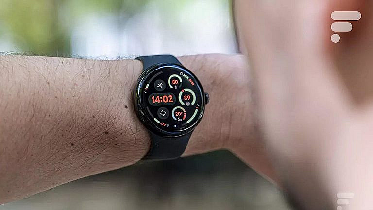 Google Pixel Watch 4 получит датчик дыхания и спутниковую связь для экстренных вызовов. Презентация 20 августа 2025 года.