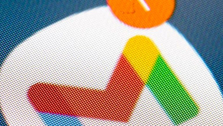 Google предупреждает о росте фишинга с ИИ и рекомендует перейти на пасскей для защиты аккаунтов Gmail.