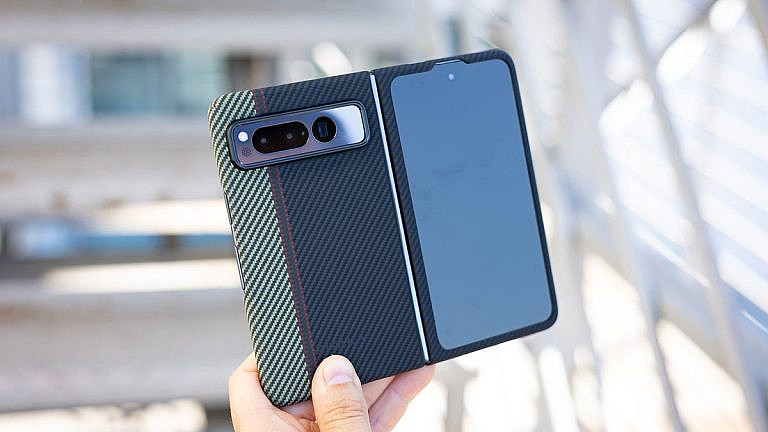 Google может создать магнитную экосистему Pixelsnap для Pixel 10, стандартизируя зарядку и выпуская фирменные аксессуары.