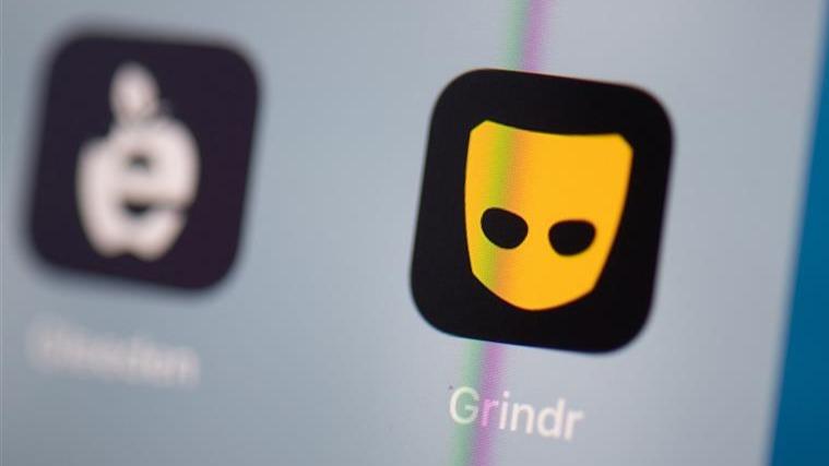 Grindr снова в центре скандала из-за разрешения фразы no Zionists в профилях. Споры о двойных стандартах модерации и инклюзивности платформы.