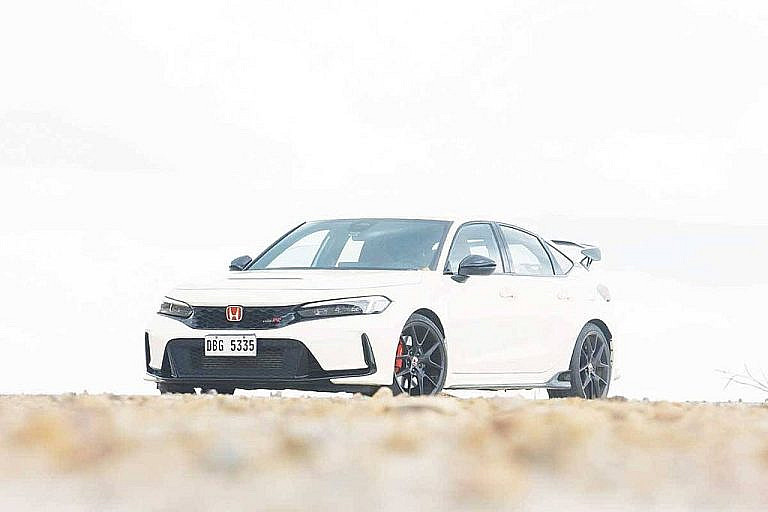 Honda Civic Type R: мощный хот-хэтч для драйва и повседневной езды. 320 л.с., механика и эмоции за рулем. Идеальный баланс скорости и комфорта.