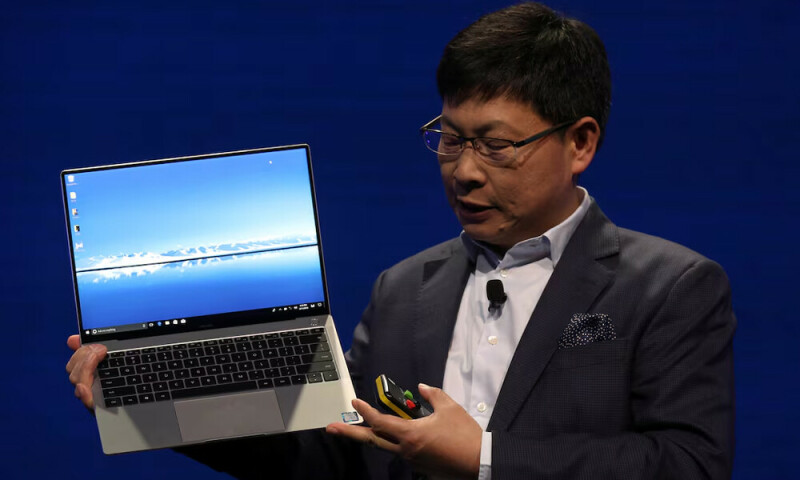 Huawei представила ноутбуки MateBook Fold и MateBook Pro на HarmonyOS 5 с ценами от 7 999 юаней. Новинки с OLED-экраном и без клавиатуры.