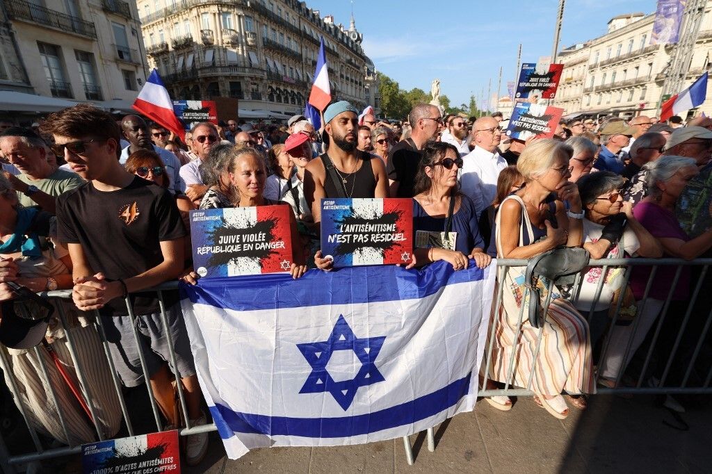 StopAntisemitism предупреждает об антисемитских предубеждениях в ИИ. Grok, ChatGPT и другие модели требуют четких стандартов IHRA для борьбы с ненавистью.