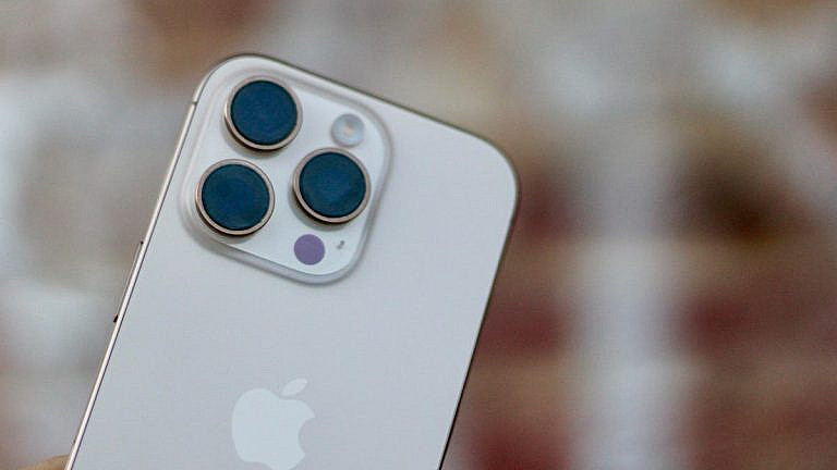 T-Mobile предлагает iPhone 16 Pro бесплатно с тарифом Experience Beyond Plan. Подписки на Apple TV, Hulu, Netflix и Starlink входят в пакет.