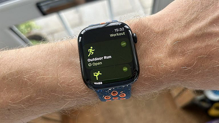 Apple Watch отмечают Global Running Day специальной наградой за пробег 5 км. Узнай, как получить уникальную медаль только сегодня!