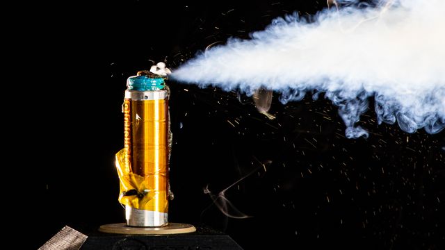 Датчики Cell Guard от Metis Engineering мониторят газы и влажность в аккумуляторах, предотвращая перегрев и взрывы. Инновации для безопасности.