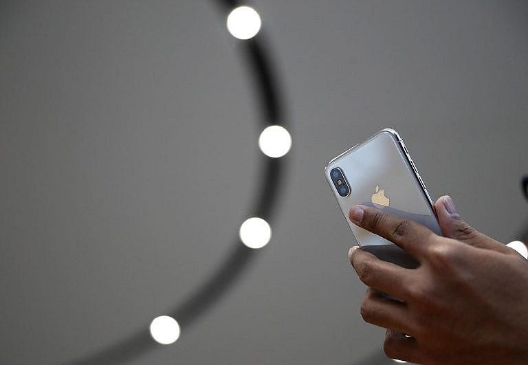 Apple перевела iPhone 8 и 7 Plus в категорию винтажных: что это значит для пользователей? Обновления iOS прекратятся, но критические исправления возможны. Ремонт станет сложнее.