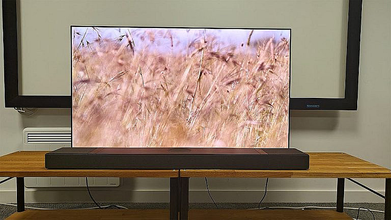 KEF XIO новая саундбар с 12 динамиками, включая Uni-Q MX. Мощный звук, поддержка Atmos и грядущие сателлиты для иммерсивного кинотеатра.