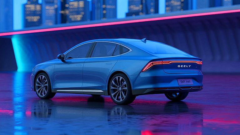 Geely Galaxy A7 EM-i доступный гибрид с ИИ-системой Leishen Hybrid 2.0, расходом 2.5 л100 км и запасом хода до 120 км. Цена от 12 800 евро.