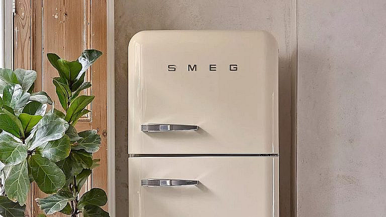 Скидки на технику Smeg в Prime Day 2025: ретро-холодильники и тостеры с выгодой до 16. Выбор для стильной кухни.