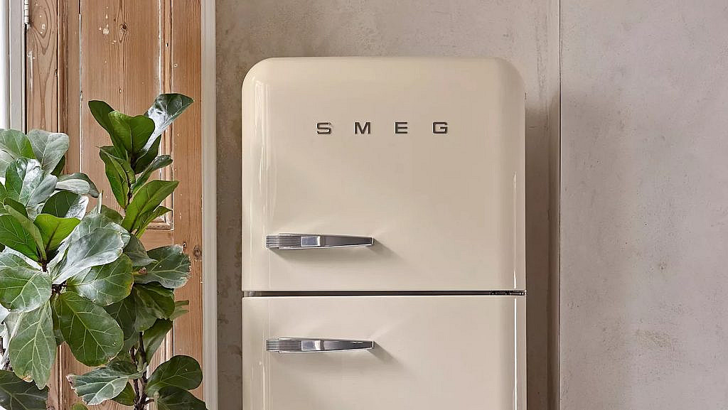 Скидки на технику Smeg в Prime Day 2025: ретро-холодильники и тостеры с выгодой до 16. Выбор для стильной кухни.