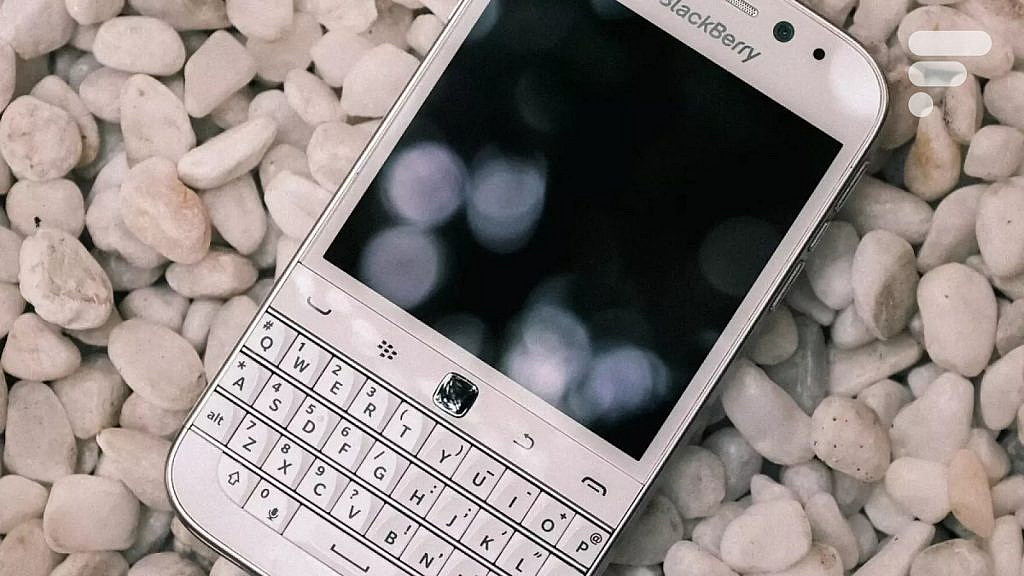 BlackBerry Classic возвращается в 2025 году с Android, мощным железом и культовым дизайном. Новинка для коллекционеров и фанатов бренда.