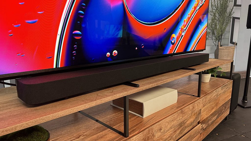 Идеальный саундбар с Dolby Atmos: гибкость JBL, точность Sonos, размах Sony, мощные низы Samsung и функциональность Nakamichi.