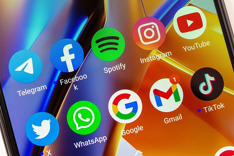 Meta начнёт использовать публичные данные пользователей для обучения ИИ с 27 мая 2025. Как отказаться в Instagram и Facebook? Споры регуляторов.