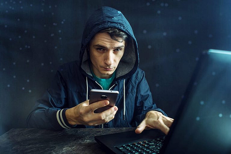 Мошенники используют карты экстренной связи для массовой рассылки SMS. Узнайте, как защититься от новых схем обмана и не стать жертвой.