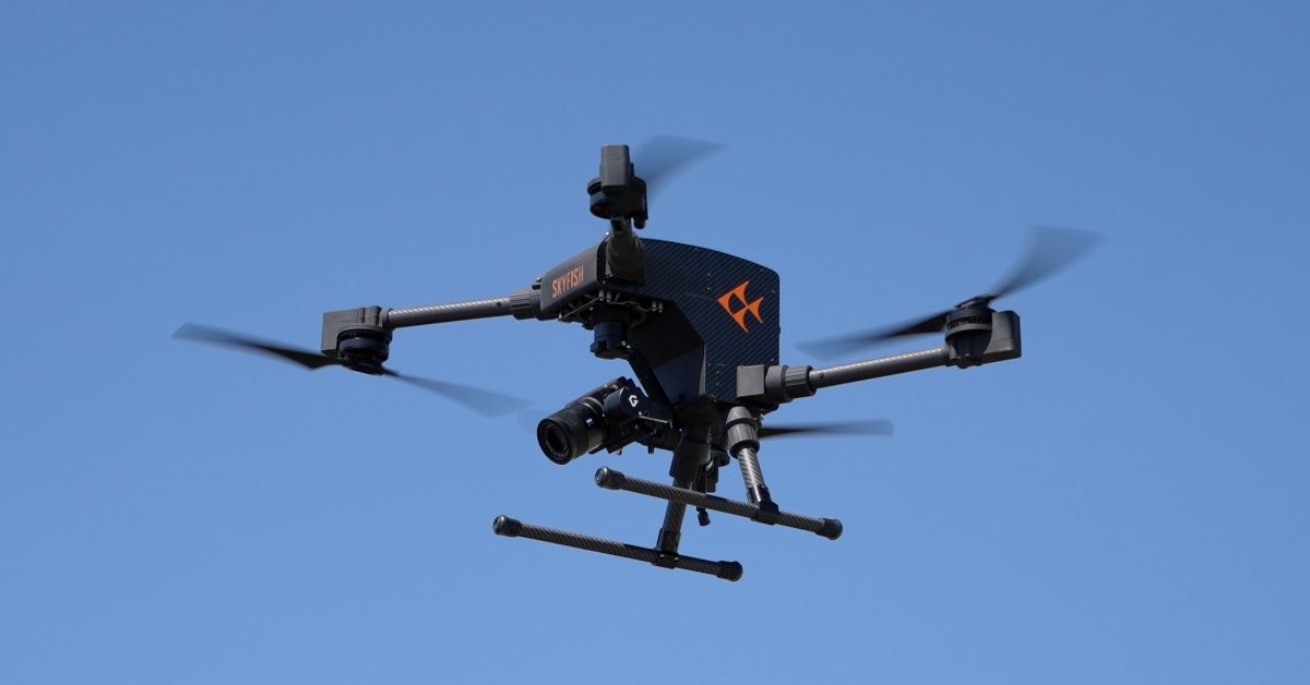 Американский дрон Osprey от Skyfish: альтернатива DJI с автономным полетом, 50 мин в воздухе и точностью до сантиметра.