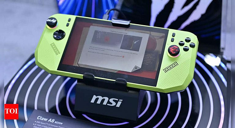 Новый портативный игровой ПК MSI Claw A8 BZ2EM с процессором AMD Ryzen Z2 Extreme и графикой Radeon 890M. 8-дюймовый экран 120 Гц, до 24 ГБ DDR5 и SSD 1 ТБ.