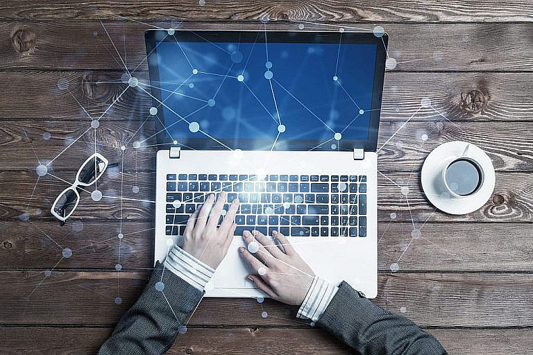 Техники отключают интернет у соседей ради новых клиентов. Узнайте, как защитить свое подключение и получить компенсацию за простой.